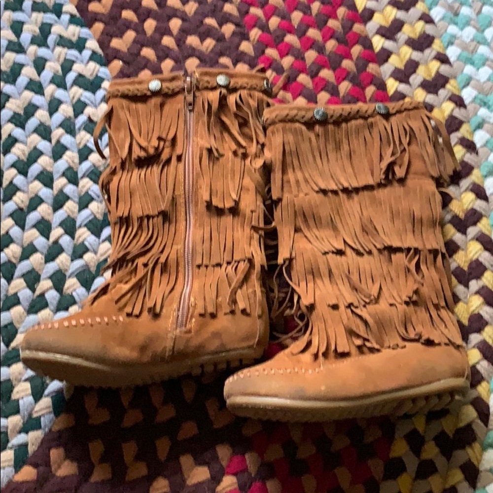 Kids size 11 boots